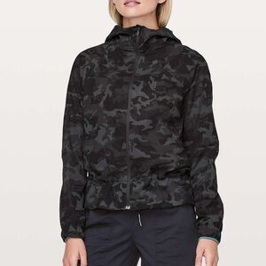 Lululemon Hooded Nulu Jacket Cinch - Heritage 365 Camo Deep Coal Multi - Size 4